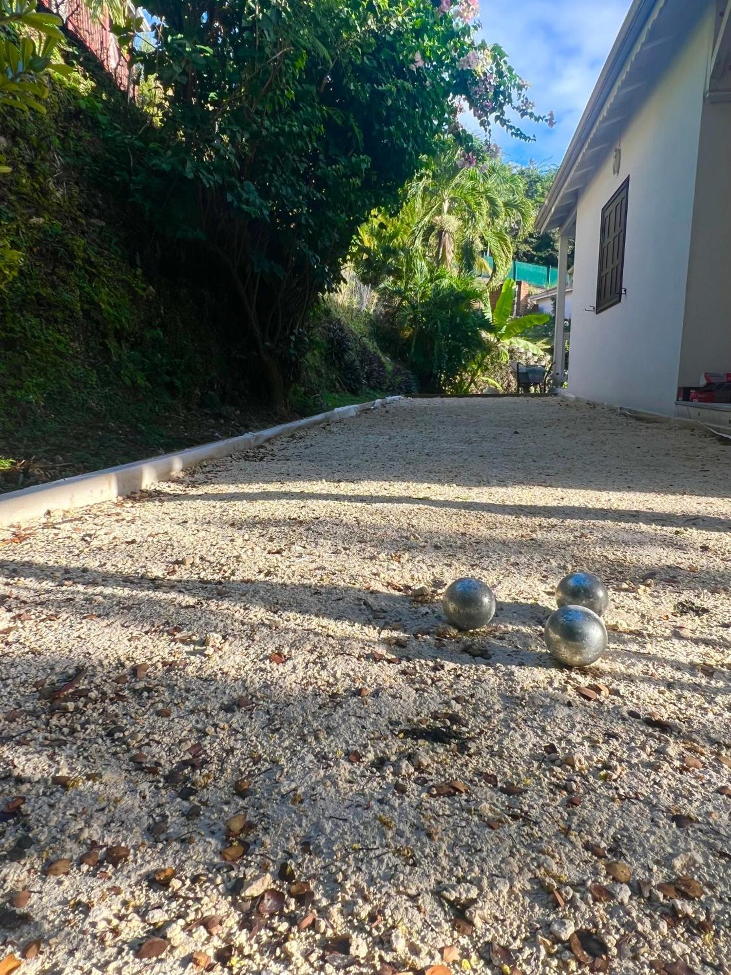 Spacieuse Villa Corossol Avec Piscine Et Jeux Exterieurs Le Gosier  Exterior foto