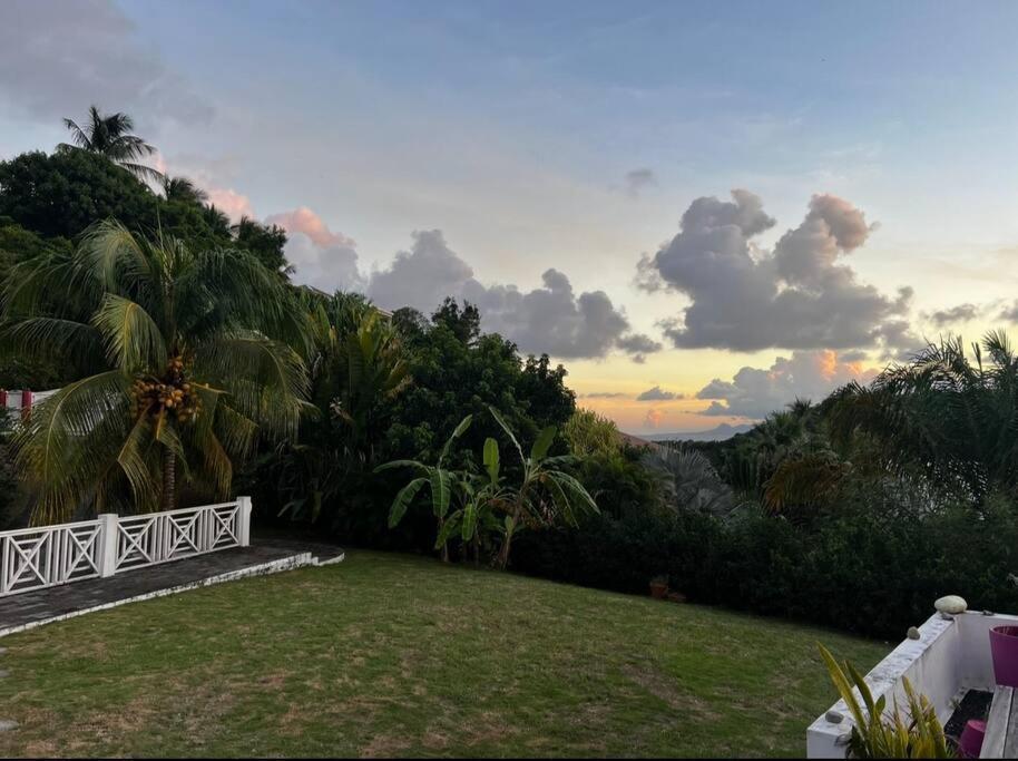 Spacieuse Villa Corossol Avec Piscine Et Jeux Exterieurs Le Gosier  Exterior foto