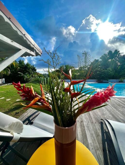 Spacieuse Villa Corossol Avec Piscine Et Jeux Exterieurs Le Gosier  Exterior foto